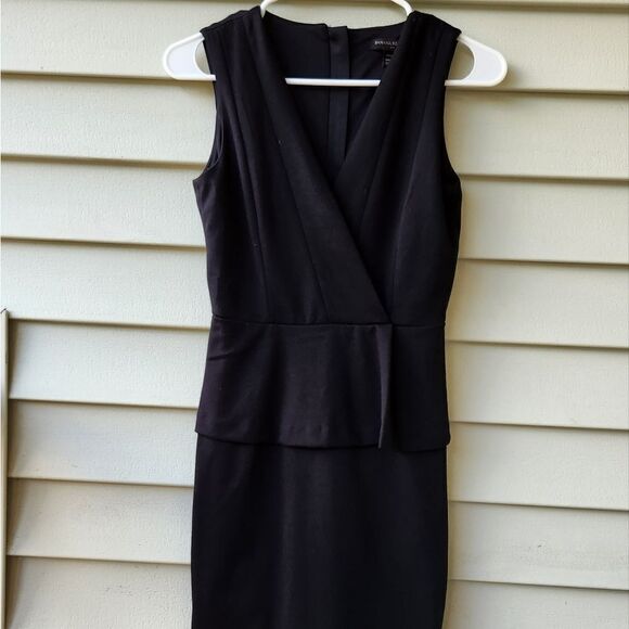 Banana Republic Dresses & Skirts - Banana republic black dress size 00 p